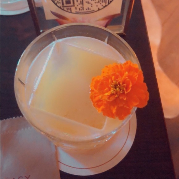 Meet your Posher, Gabriela - Picture 1 of 1